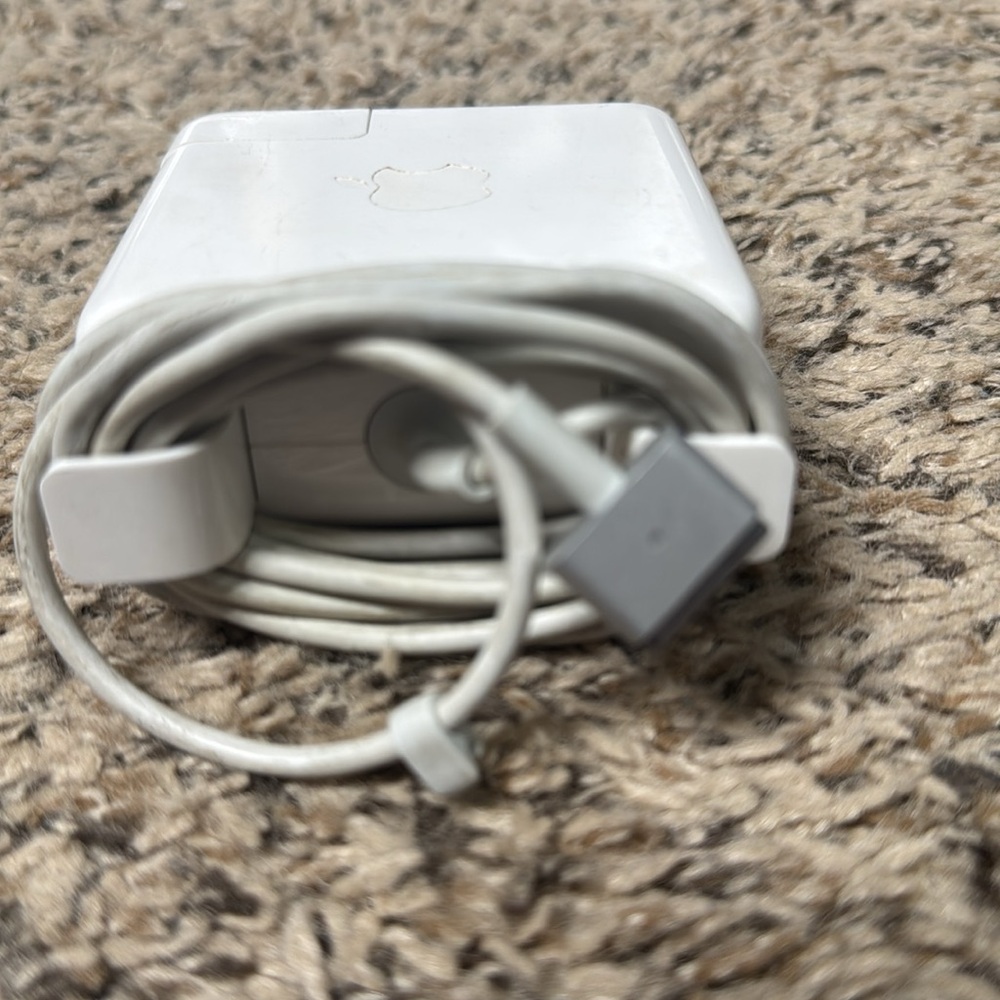 MagSafe 2 charging connector - Picture 2 of 7